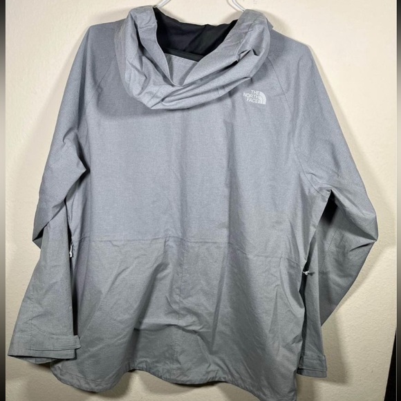 The North Face Women's Rain Jacket Size XXL - Picture 4 of 5